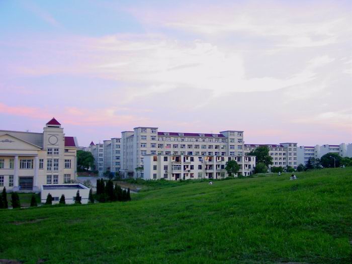 湖北第二师范学院（情人坡）