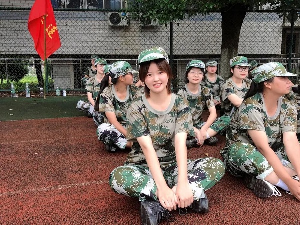 2021级新生军训采访